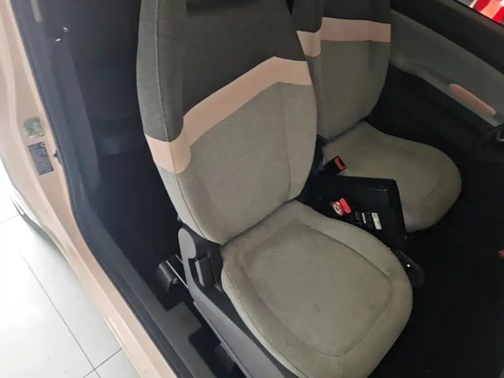 Wuling MINIEV — миниатюра 25