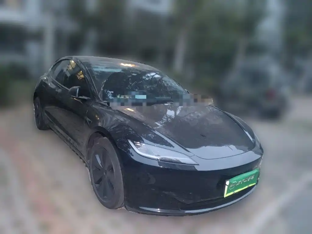 Tesla Model 3 — миниатюра 3