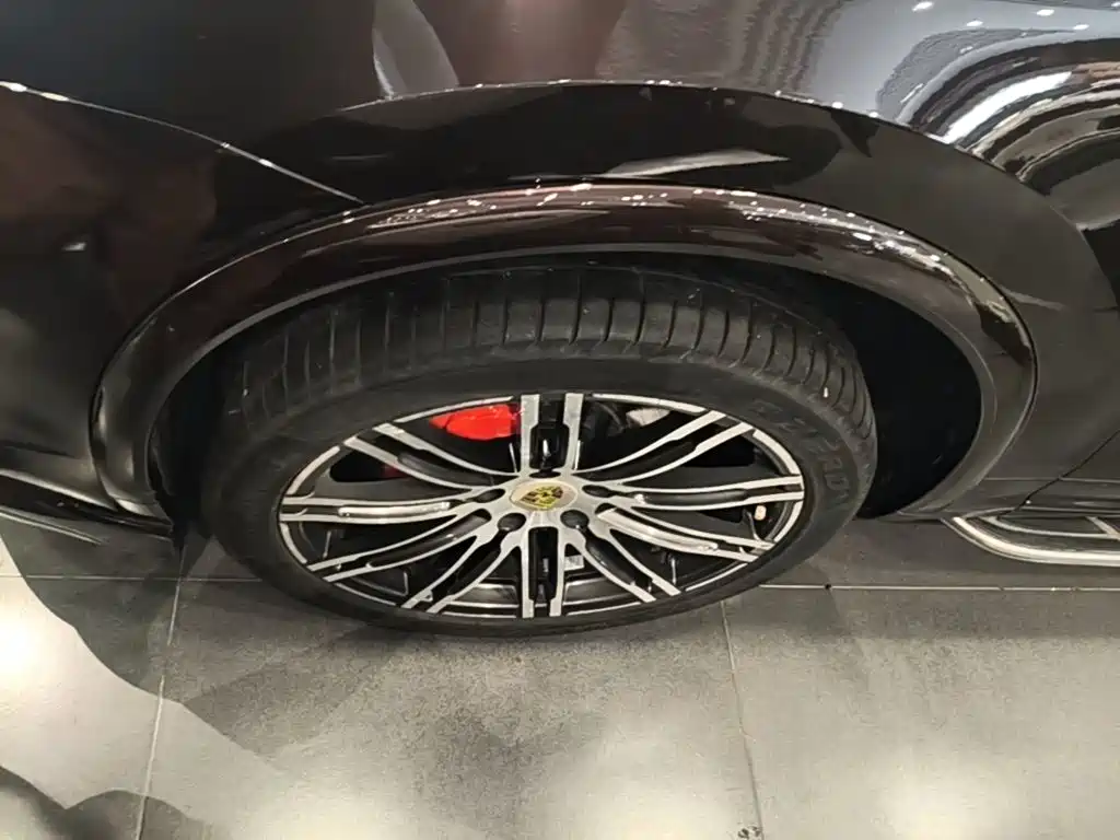 Porsche Cayenne — миниатюра 23