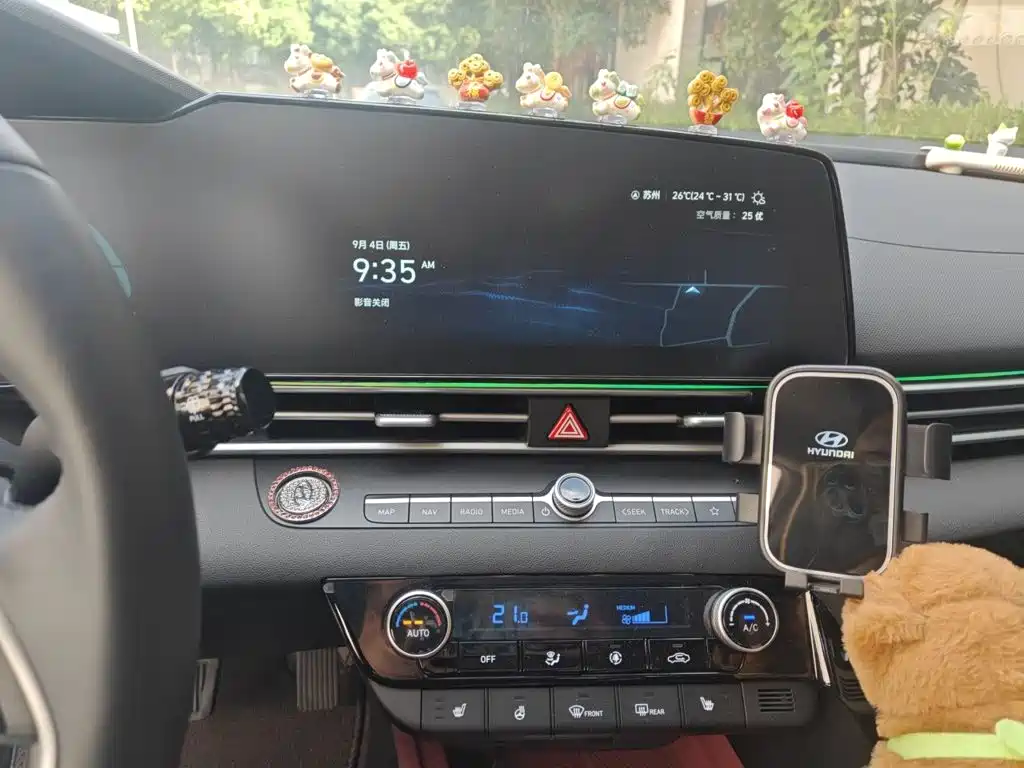 Hyundai Elantra — миниатюра 9
