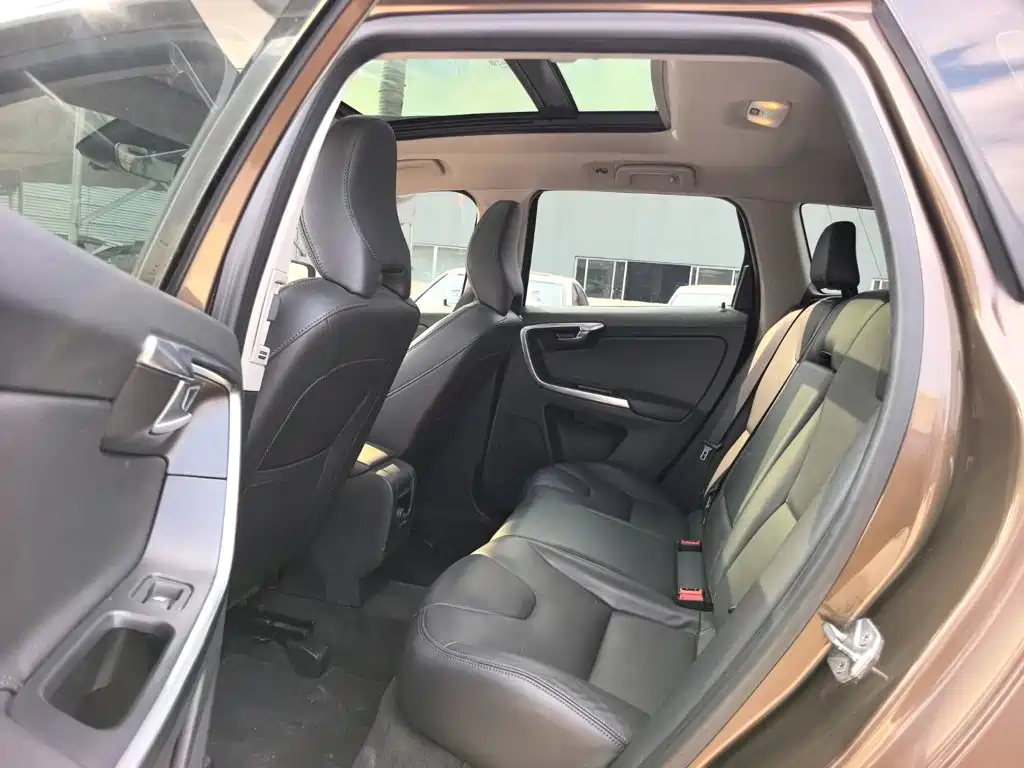 Volvo XC60 (Import) — миниатюра 11