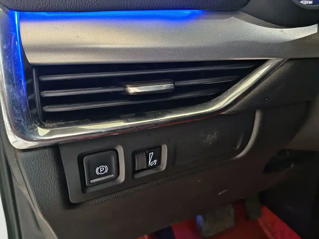 Cadillac XT4 — миниатюра 17
