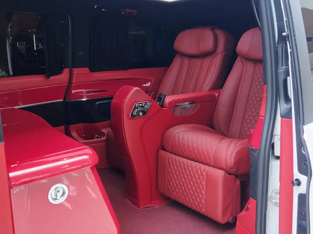 Mercedes-Benz V-Class — миниатюра 11