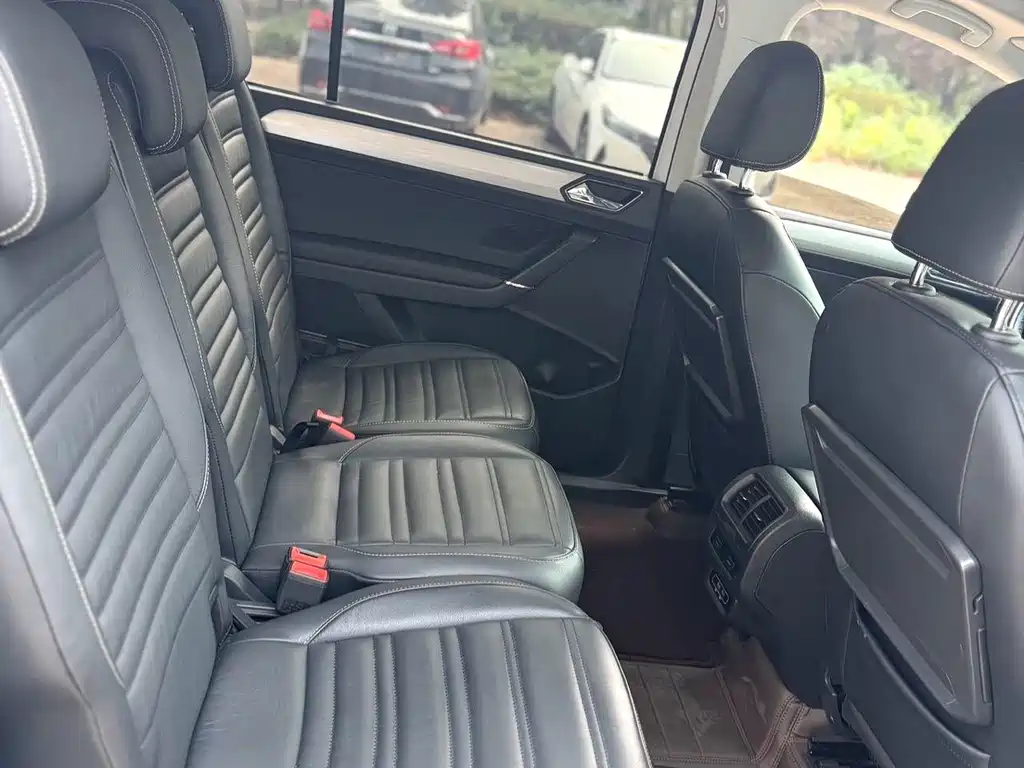 Volkswagen Touran — миниатюра 6