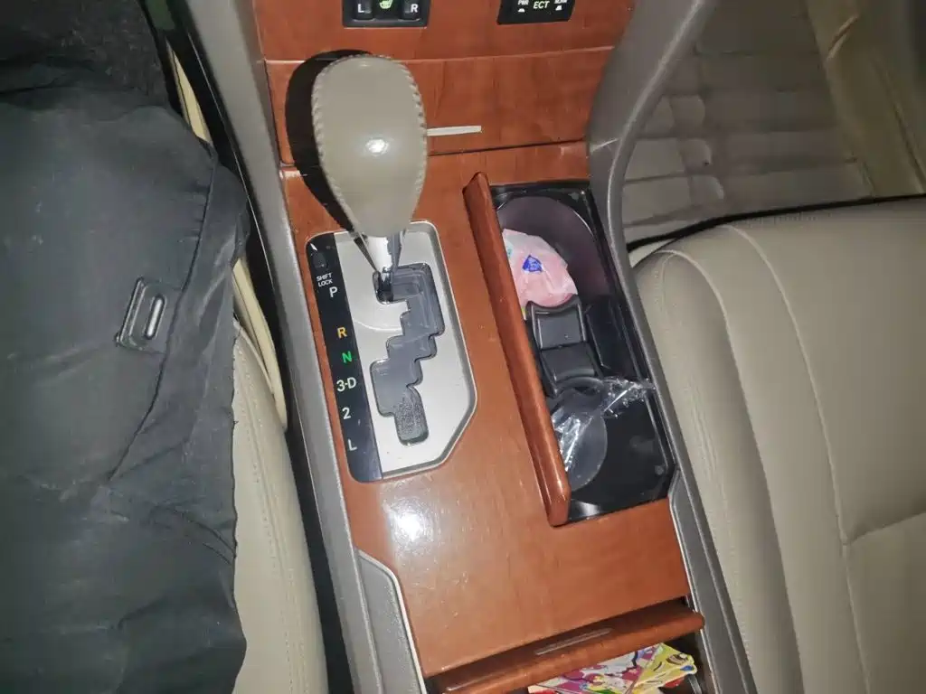 Toyota Camry — миниатюра 7