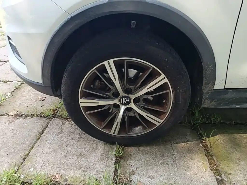 BYD Yuan EV — миниатюра 23