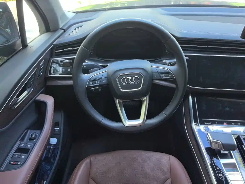 Audi Q7 — миниатюра 6