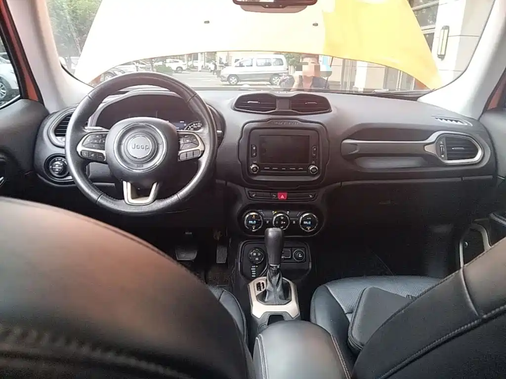 Jeep Renegade — миниатюра 10