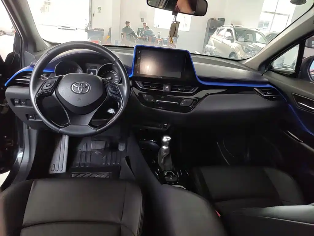 Toyota IZOA — миниатюра 10