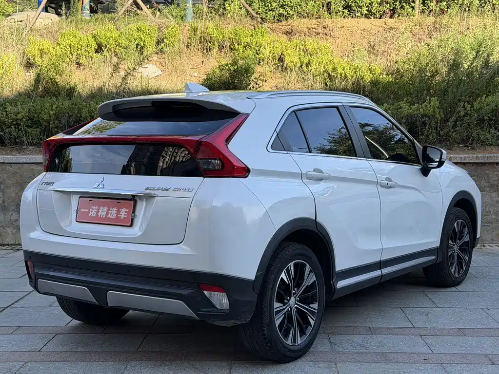 Mitsubishi Eclipse Cross — миниатюра 4