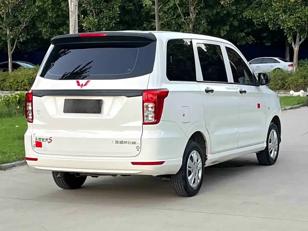 Wuling Hongguang — миниатюра 13