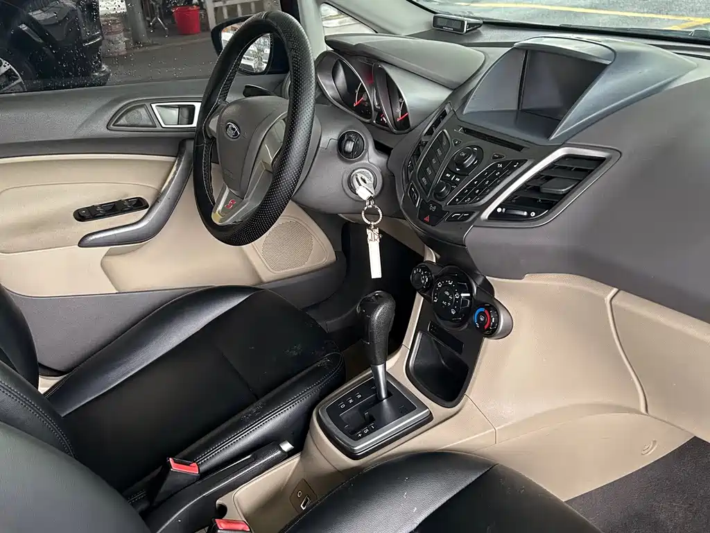 Ford Fiesta — миниатюра 14