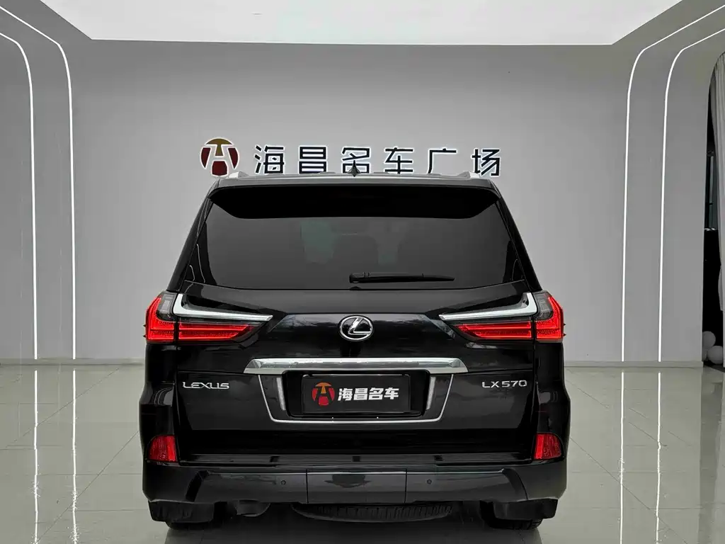Lexus LX — миниатюра 9