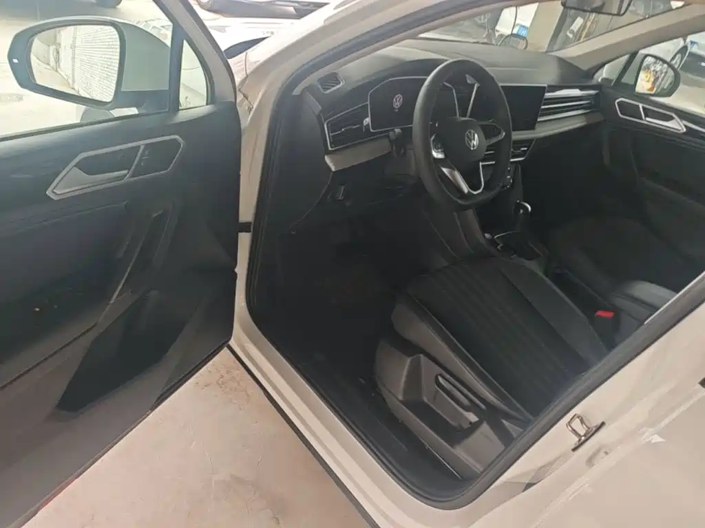 Volkswagen Tiguan L — миниатюра 16