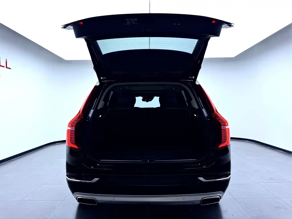 Volvo XC90 — миниатюра 32
