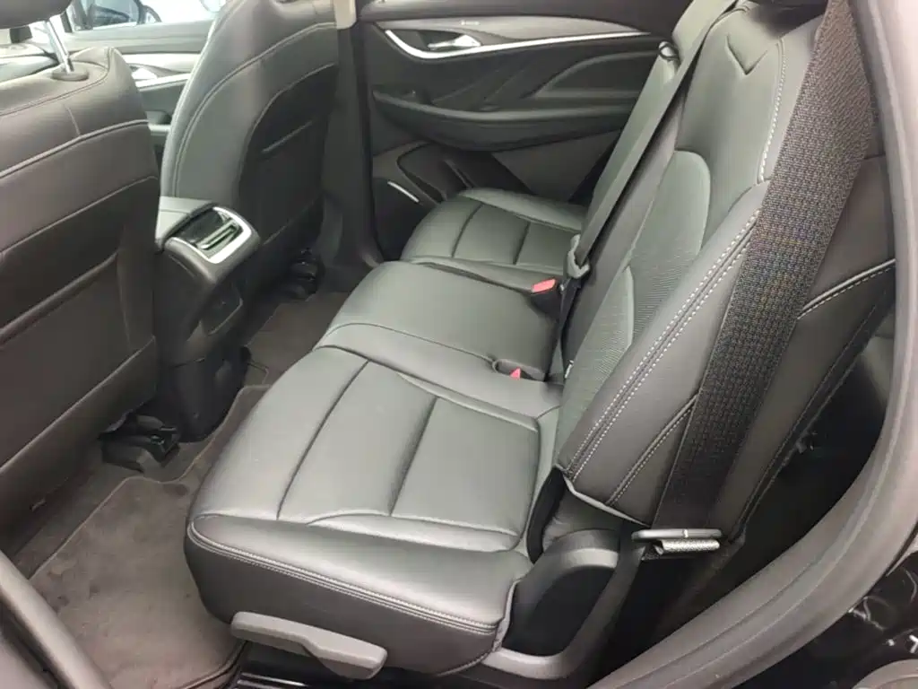 Buick Enclave — миниатюра 17