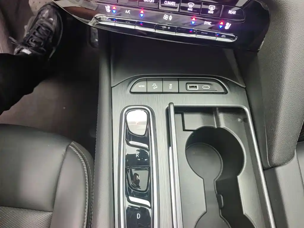 Buick Enclave — миниатюра 14