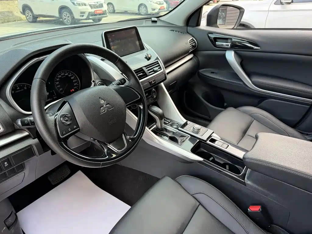 Mitsubishi Eclipse Cross — миниатюра 6