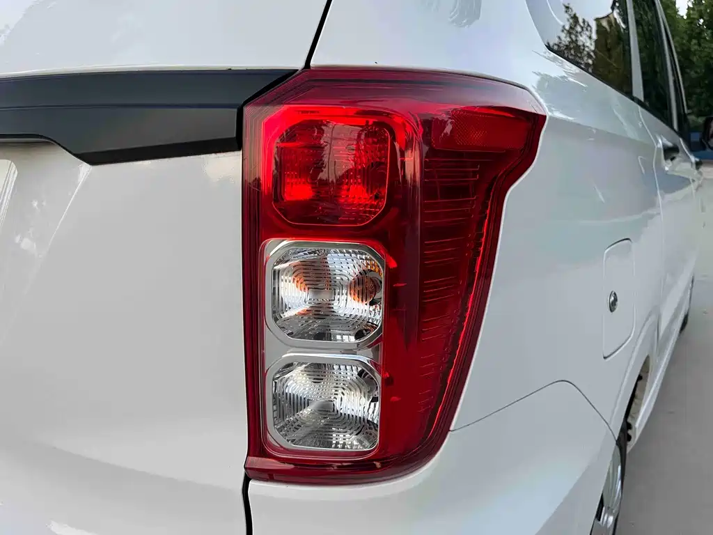 Wuling Hongguang — миниатюра 5