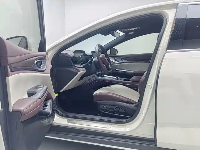 BYD Seal — миниатюра 4