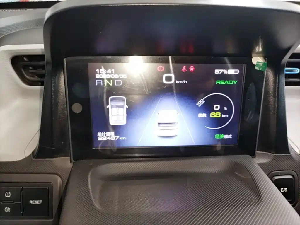 Wuling MINIEV — миниатюра 12