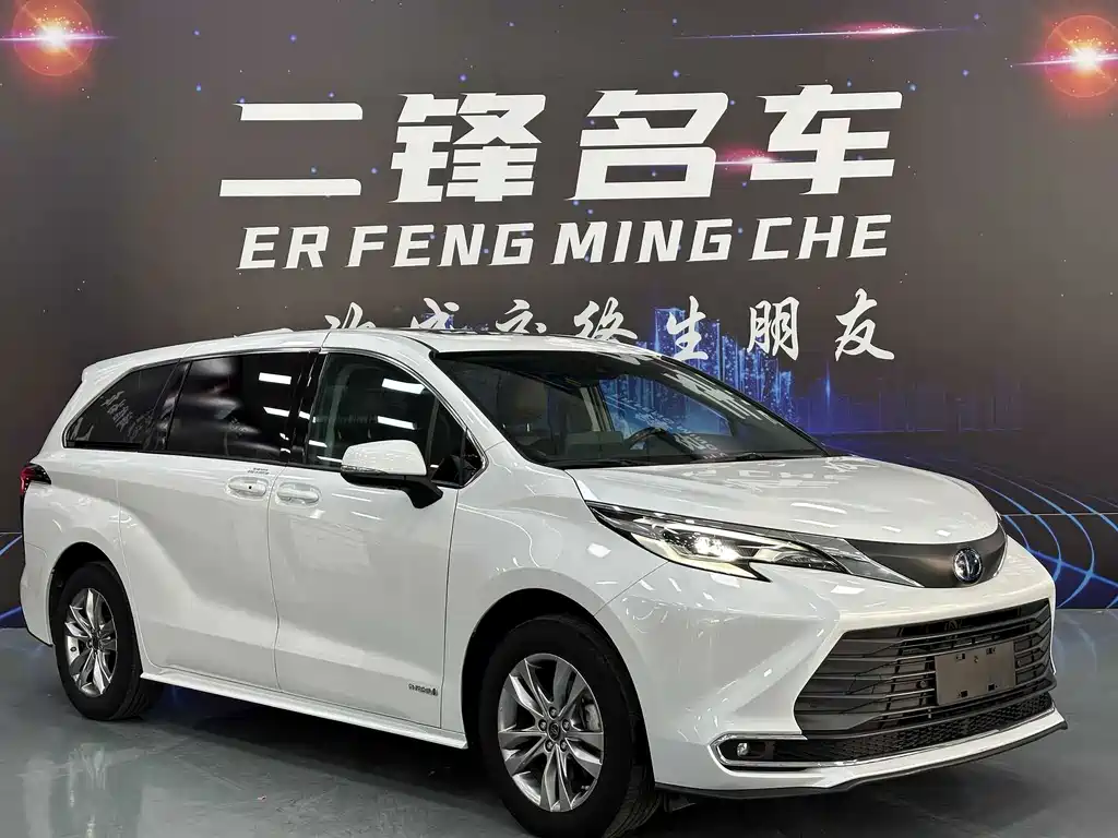 Toyota Sienna — миниатюра 3