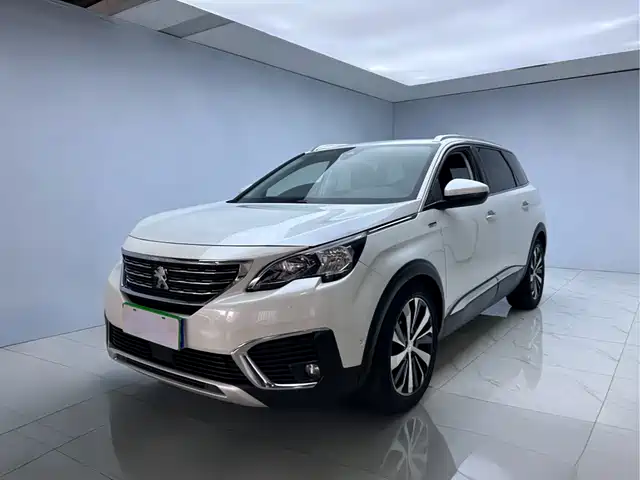 PEUGEOT 5008 2017