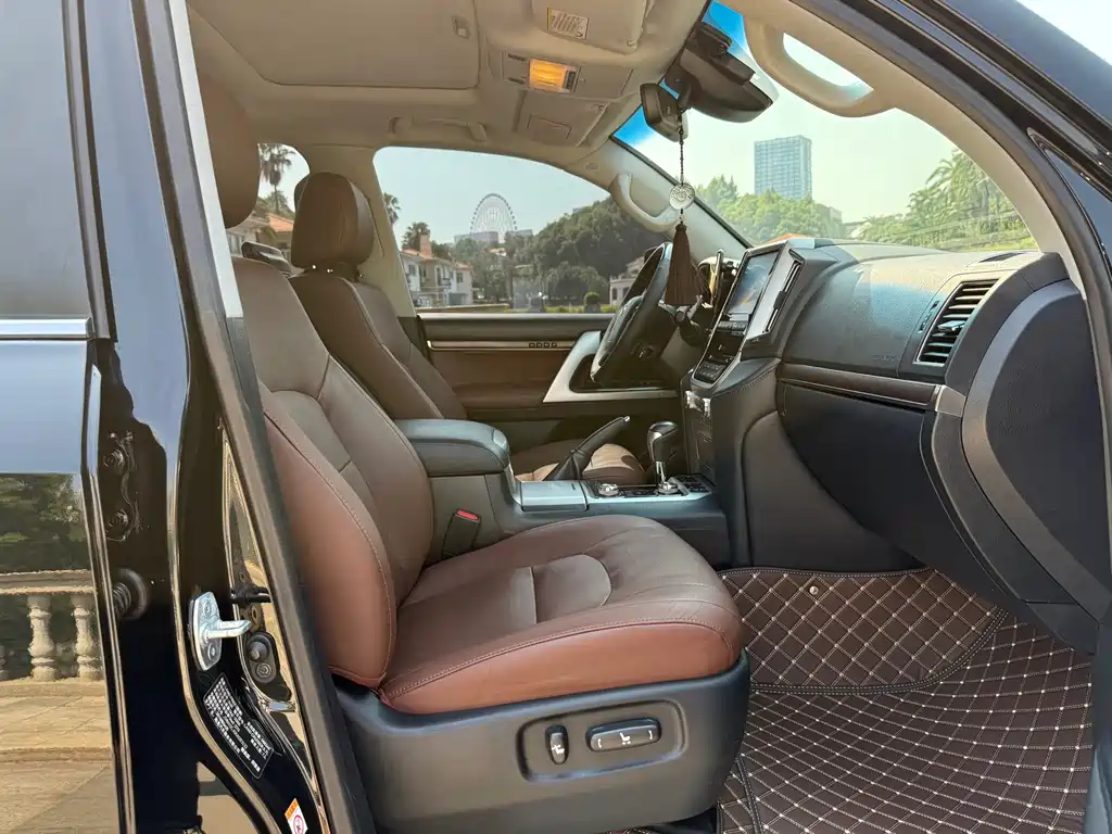 Toyota Land Cruiser 2019 5.7L VX-R GTS
