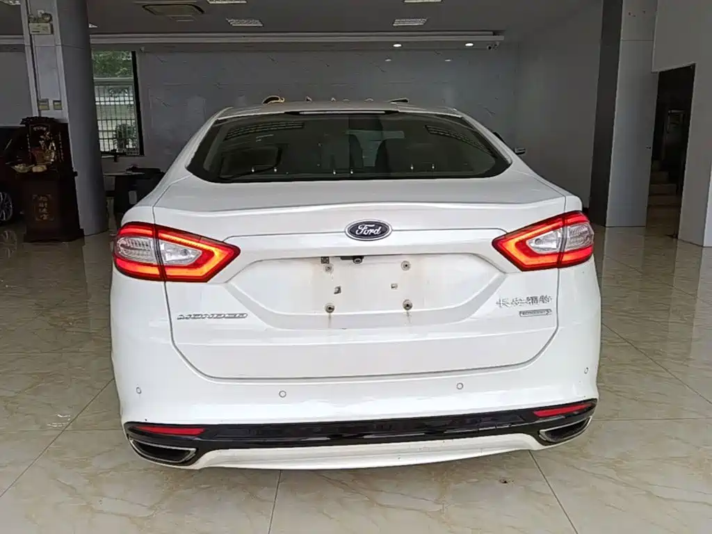 Ford Mondeo — миниатюра 6