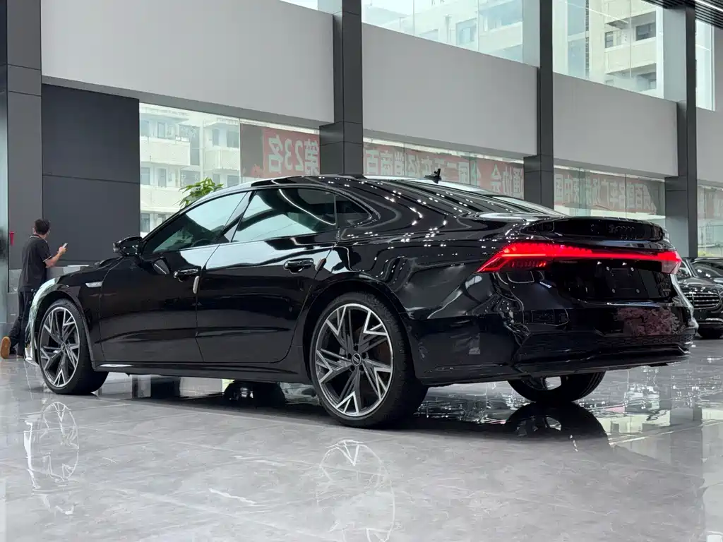 Audi A7L — миниатюра 9