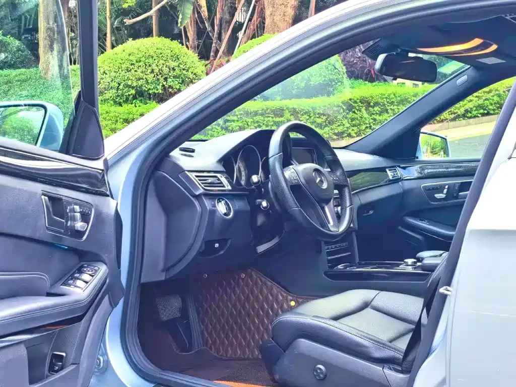 Mercedes-Benz E-Class — миниатюра 8