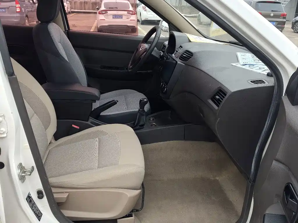 Wuling Hongguang — миниатюра 9
