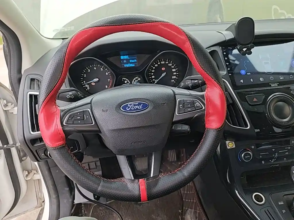 Ford Focus — миниатюра 11