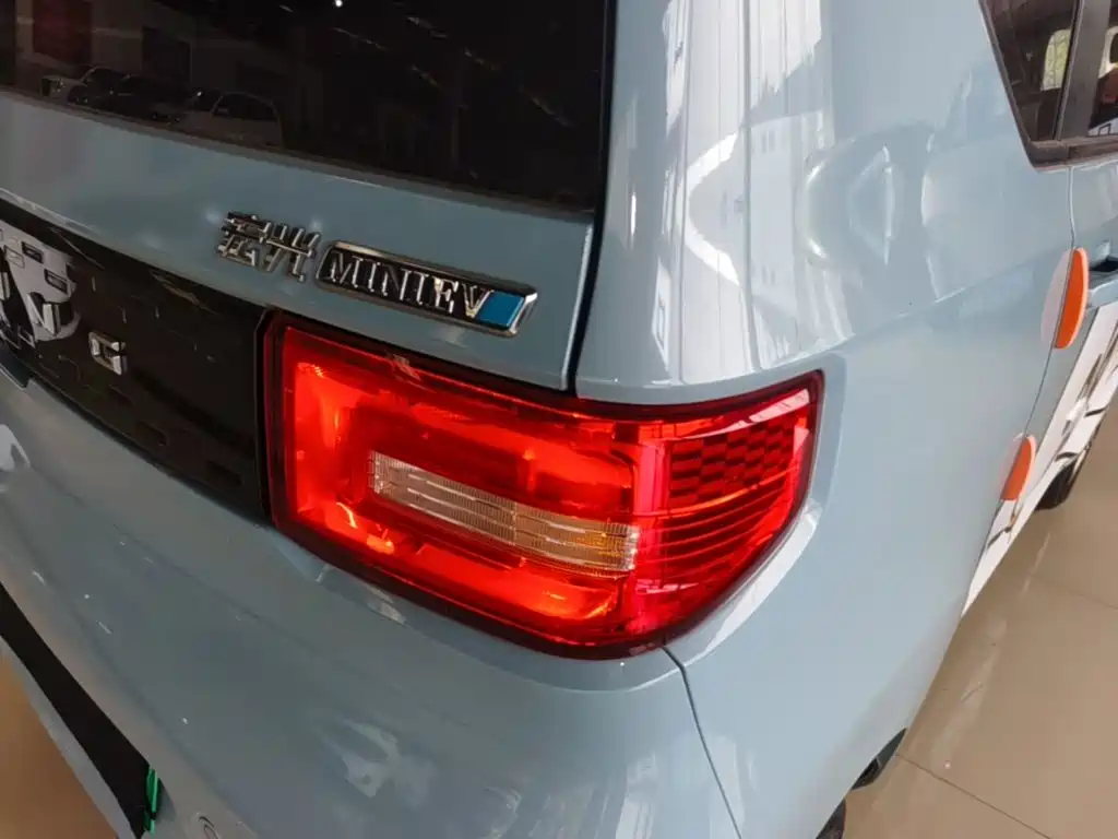 Wuling MINIEV — миниатюра 8