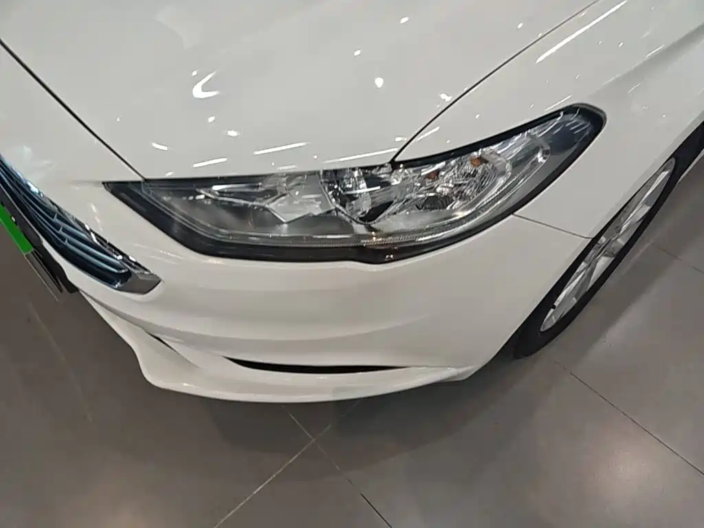 Ford Mondeo — миниатюра 24