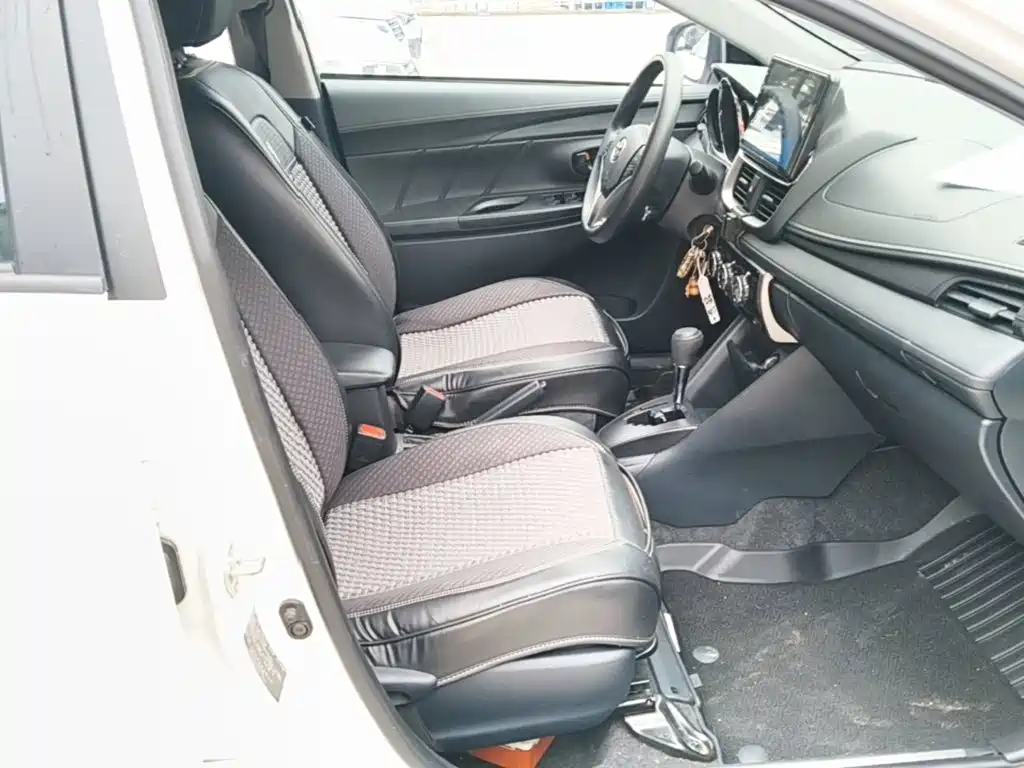 Toyota Yaris L — миниатюра 25