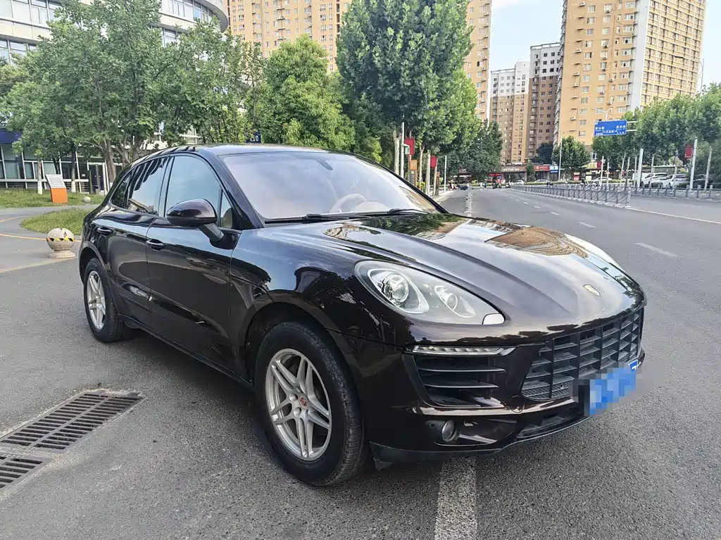 Porsche Macan — миниатюра 3