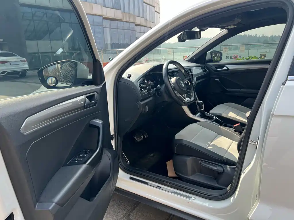 VOLKSWAGEN T ROC EXPLORING SONGS