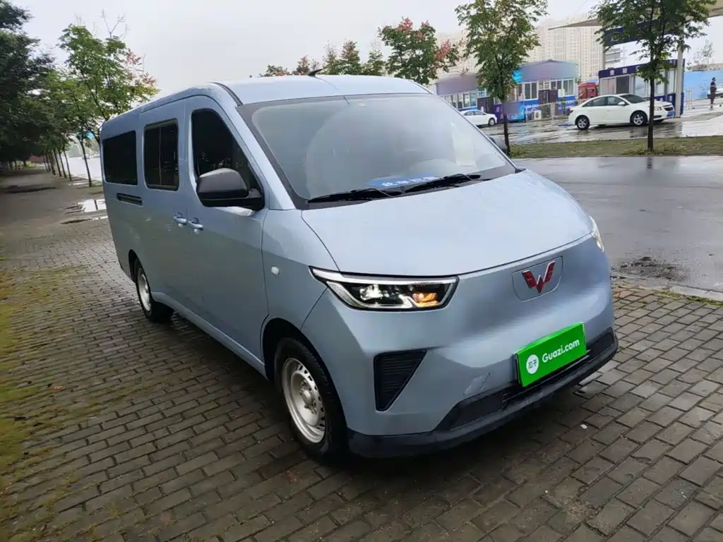 Wuling Yangguang — миниатюра 4