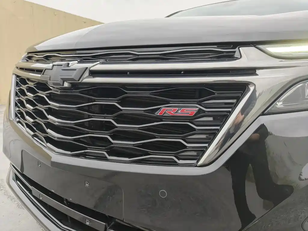 Chevrolet Equinox — миниатюра 11