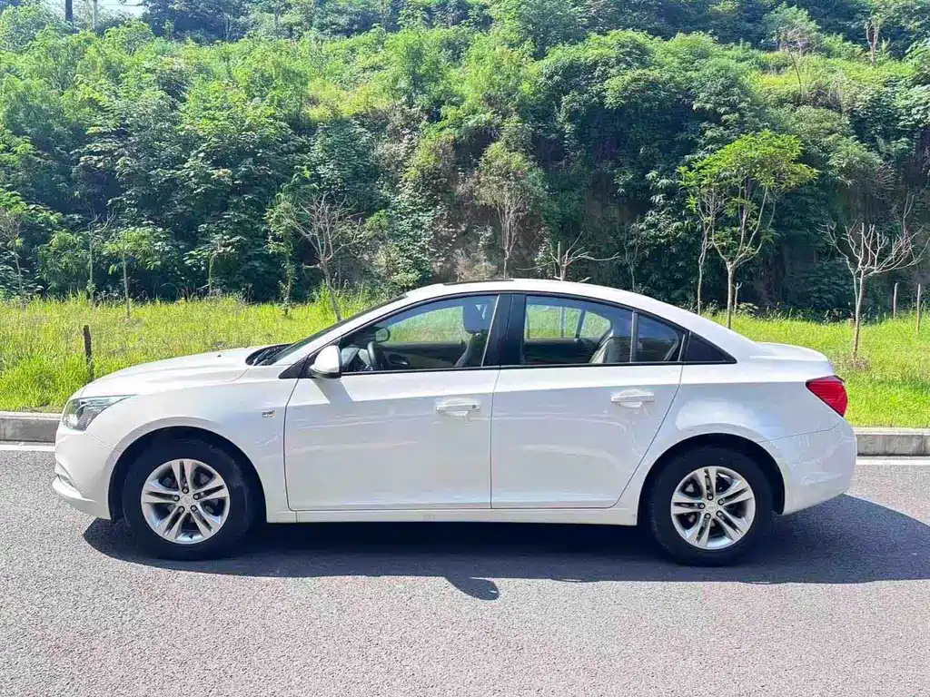 Chevrolet Cruze — миниатюра 7