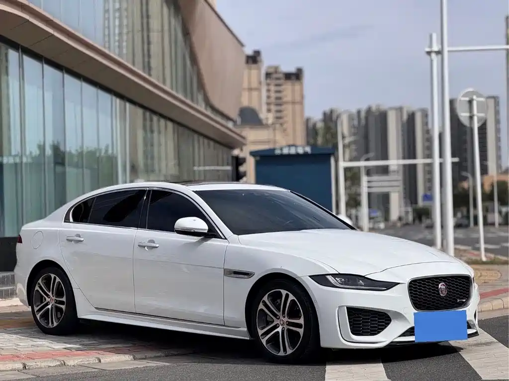 Jaguar XEL — миниатюра 3