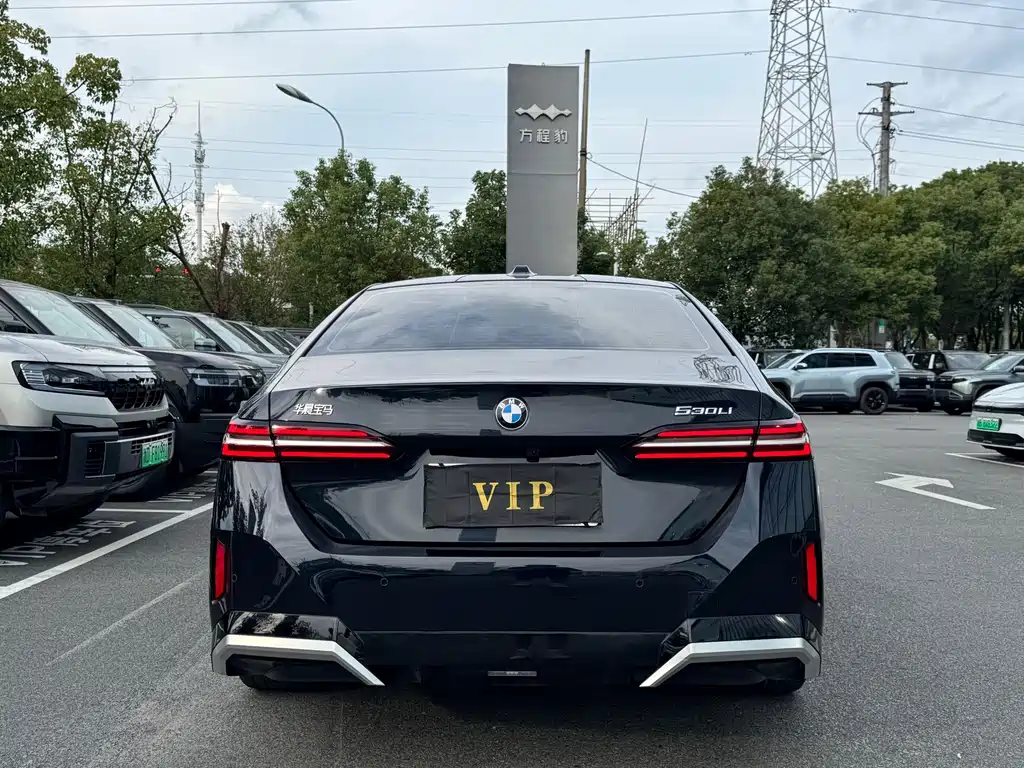 BMW 5 Series — миниатюра 20