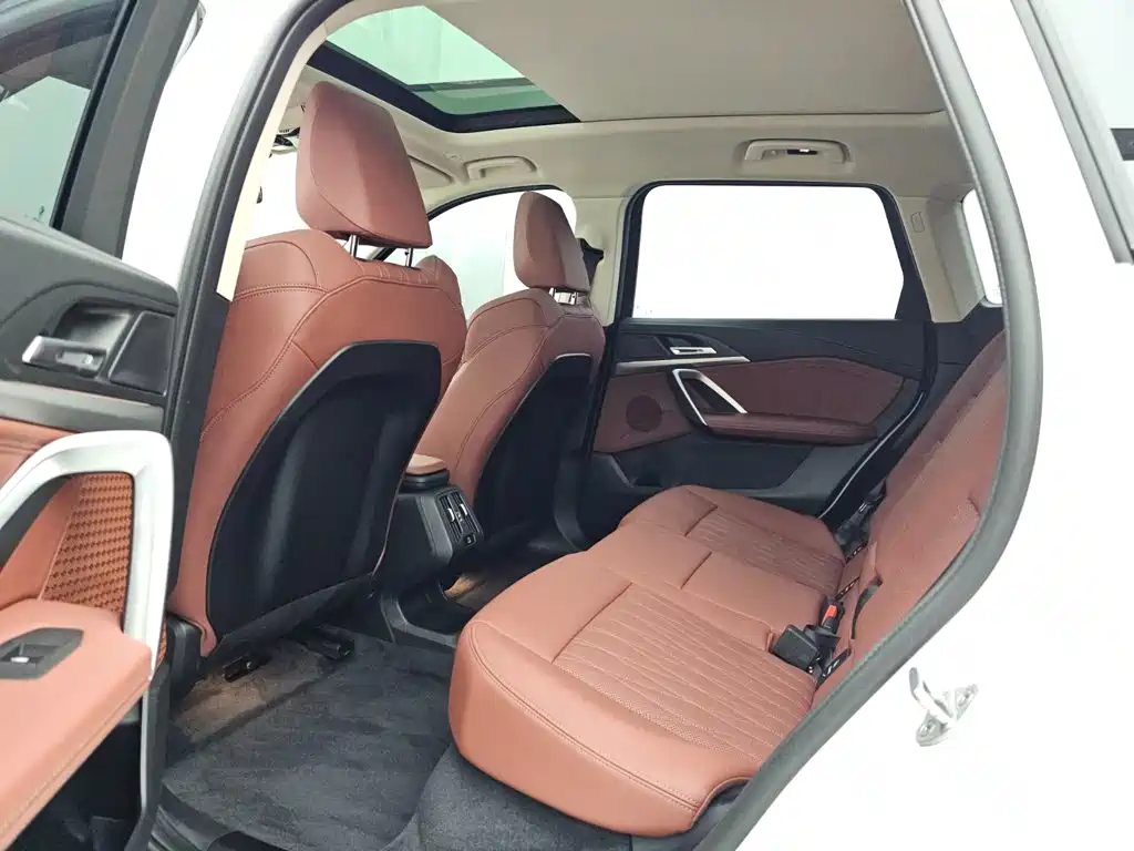 BMW iX1 — миниатюра 12