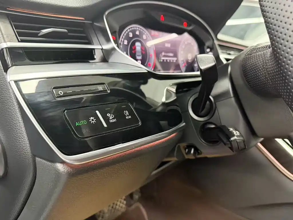 Audi A8 — миниатюра 11