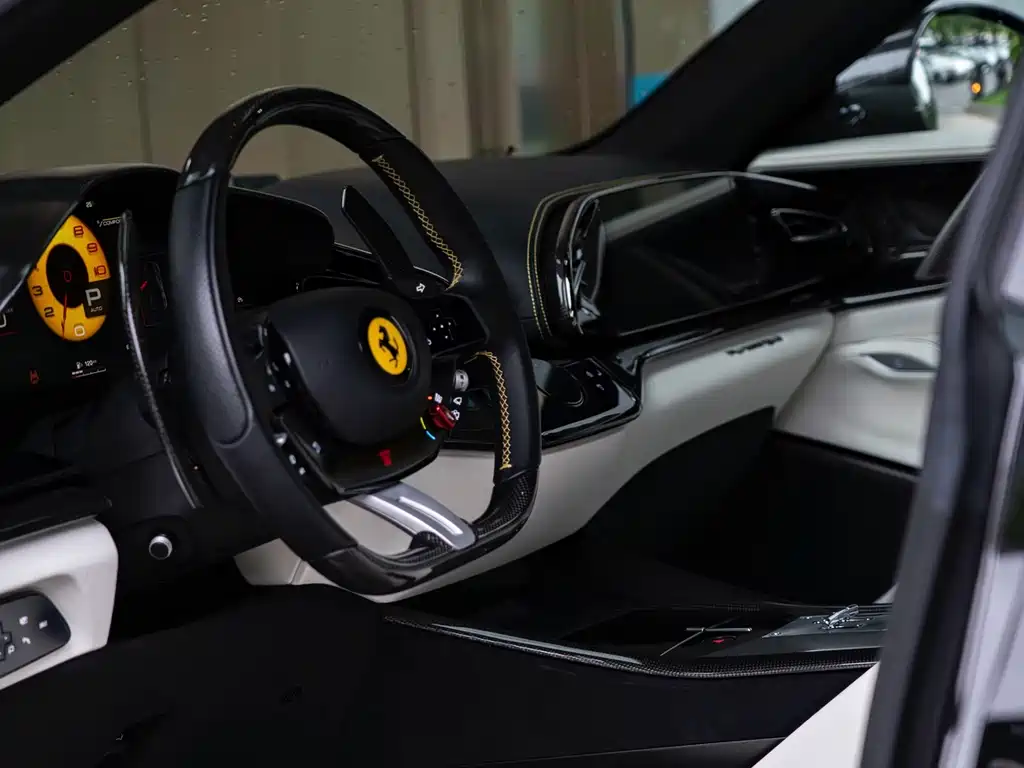 Ferrari Purosangue 2023 6.5L V12