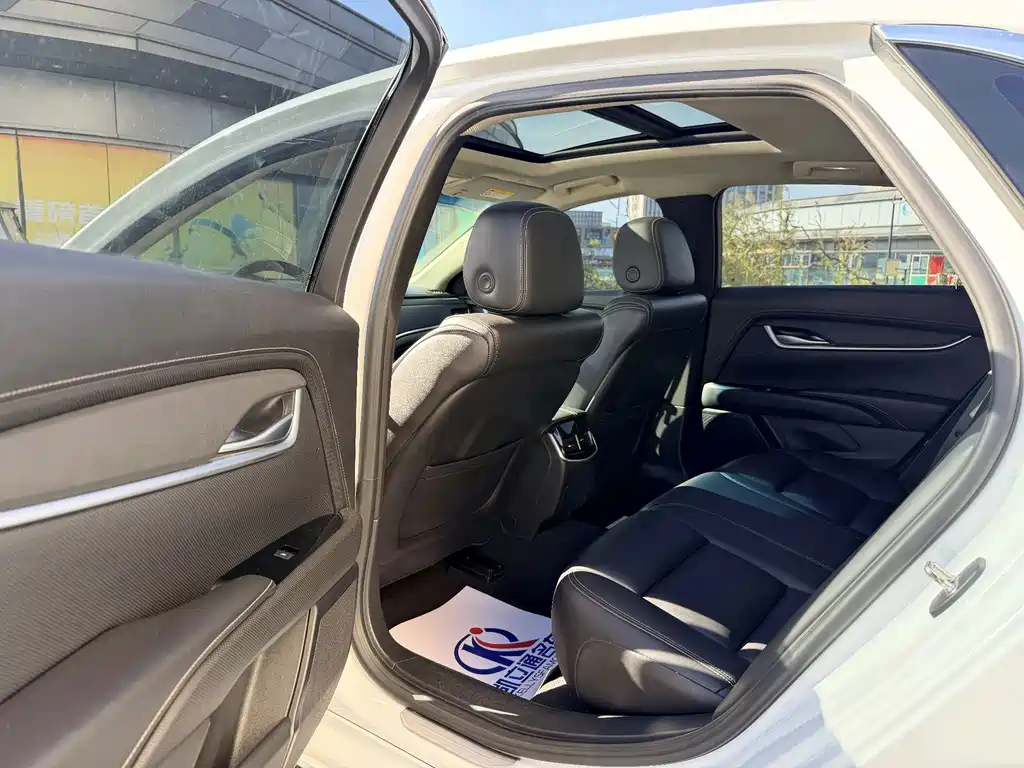 Cadillac XTS — миниатюра 10