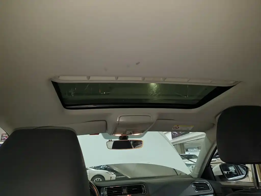 Volkswagen Sagitar — миниатюра 18