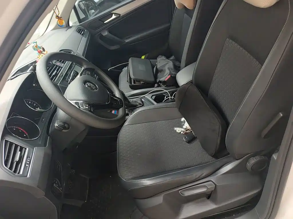 Volkswagen Tiguan L — миниатюра 11