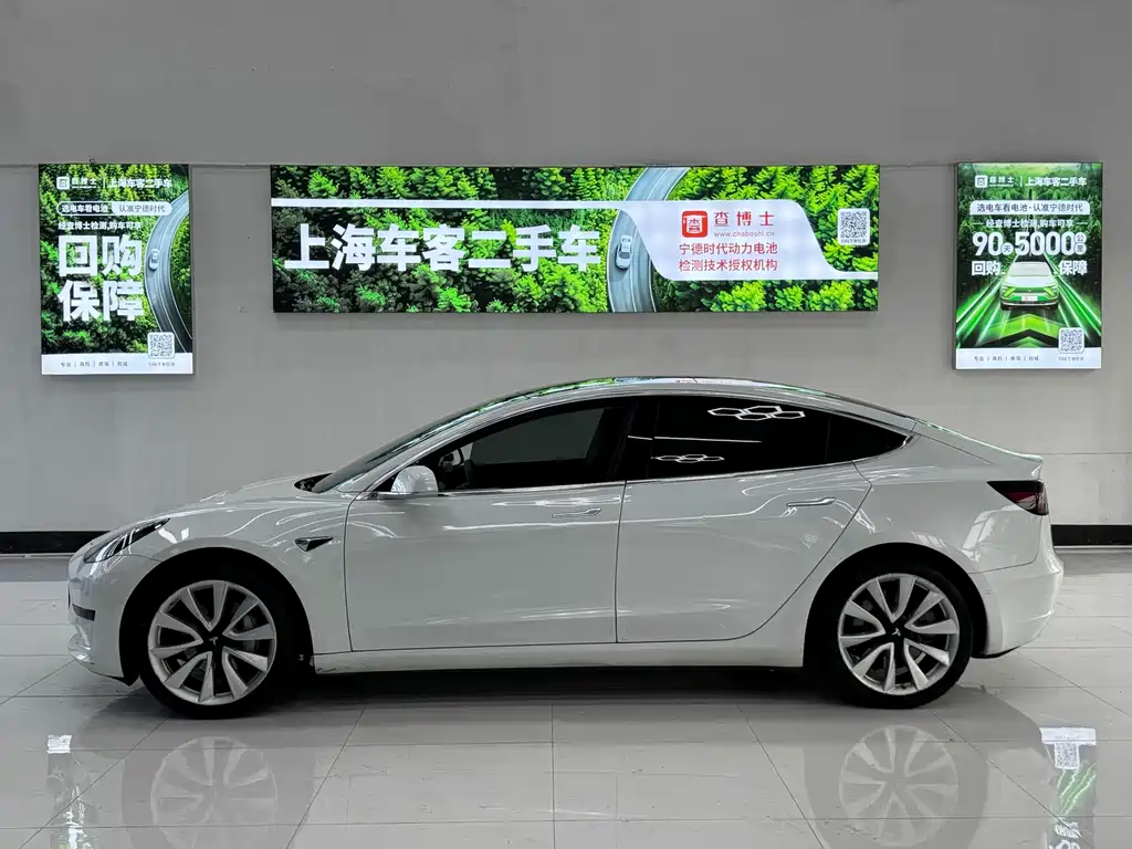Tesla Model 3 — миниатюра 16